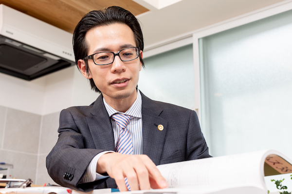 泣き寝入りせず、まずは専門家の見解を